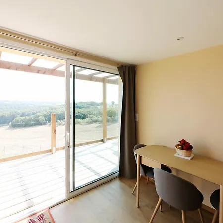 Cottage בקתה *